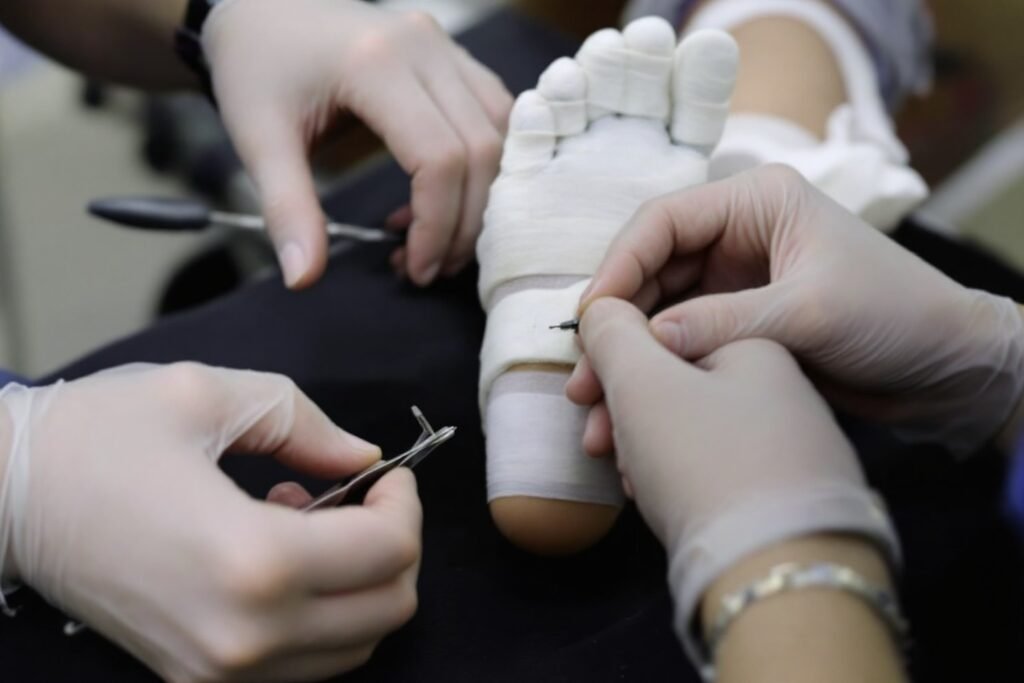 Estudiar cómo ser auxiliar de podología en el curso de Iseie.