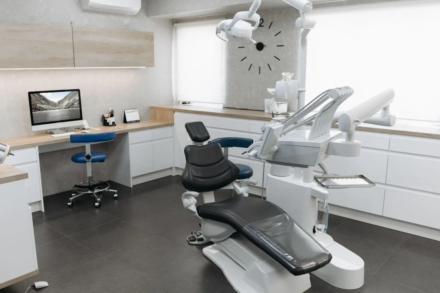 ISEIE-gestión y dirección de clínicas dentales